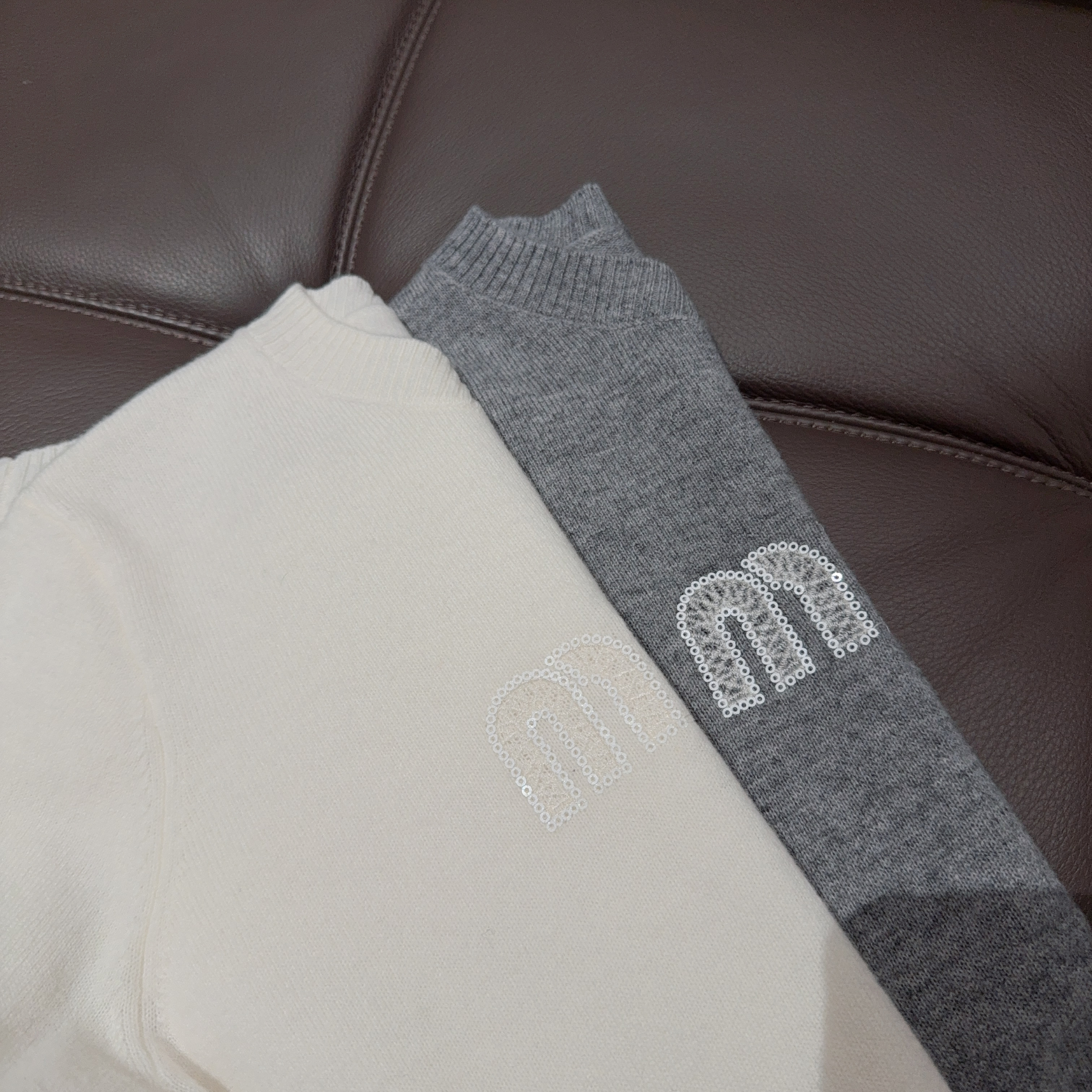 2025冬季新款圆领毛针织衫休闲字母毛衣