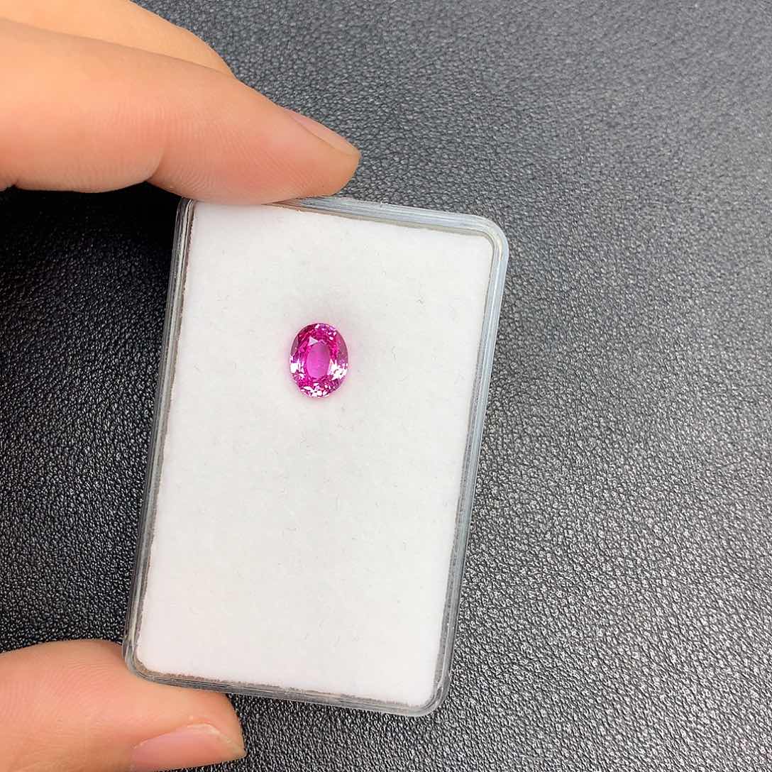 蓝宝石裸石未镶嵌