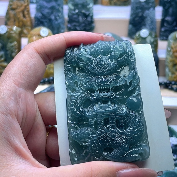 老***鼠翡翠未镶嵌颈饰翡翠未镶嵌