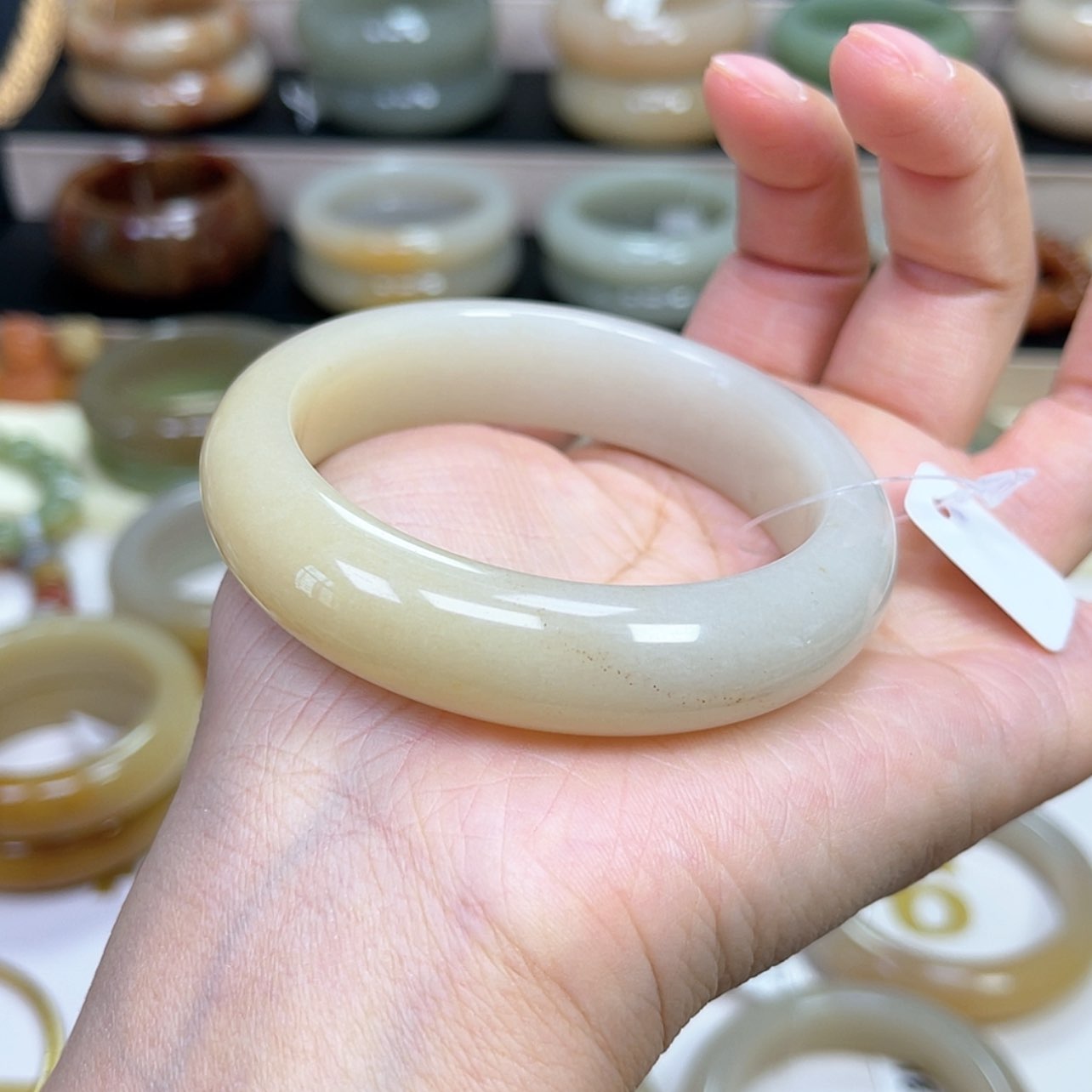 【闪购商品】石英质玉手镯未镶嵌喵*树