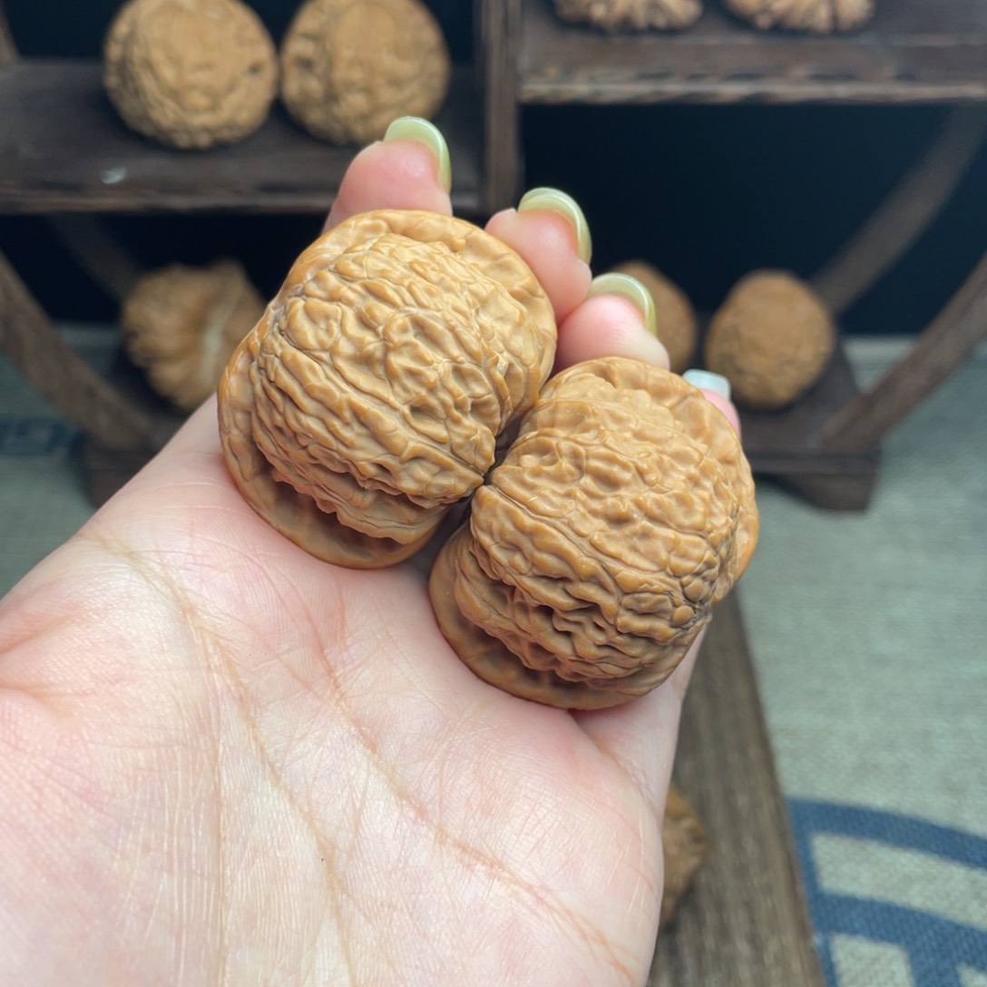 文玩核桃吊坠J****g40白狮子