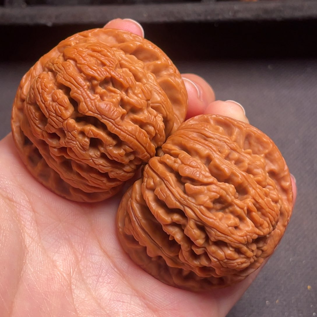 文玩核桃把件秦岭野生核桃