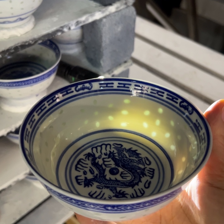 陶青花玲珑的5寸饭碗