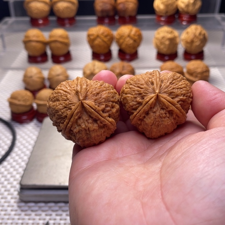 文玩核桃把件4密石三棱