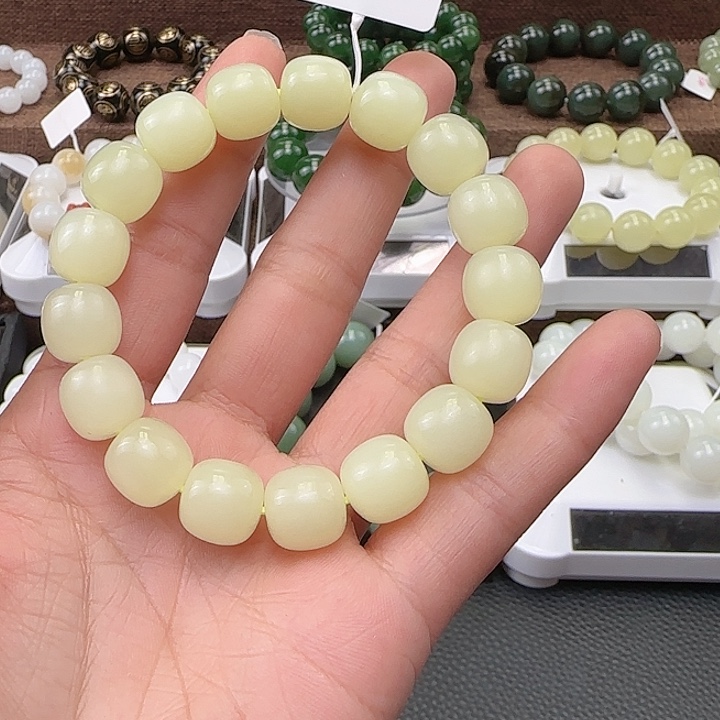 和田玉（黄玉）手串未镶嵌