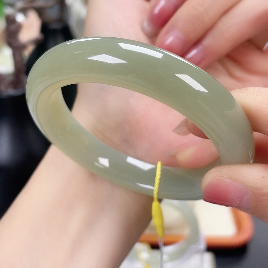 和田玉手镯57未镶嵌