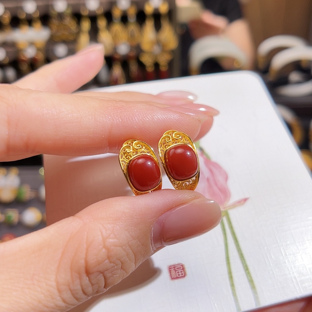 南红玛瑙18K金镶嵌颈饰