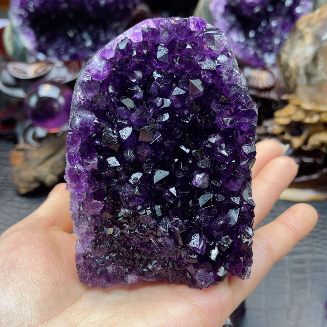 紫晶大型摆件（非配饰）未镶嵌