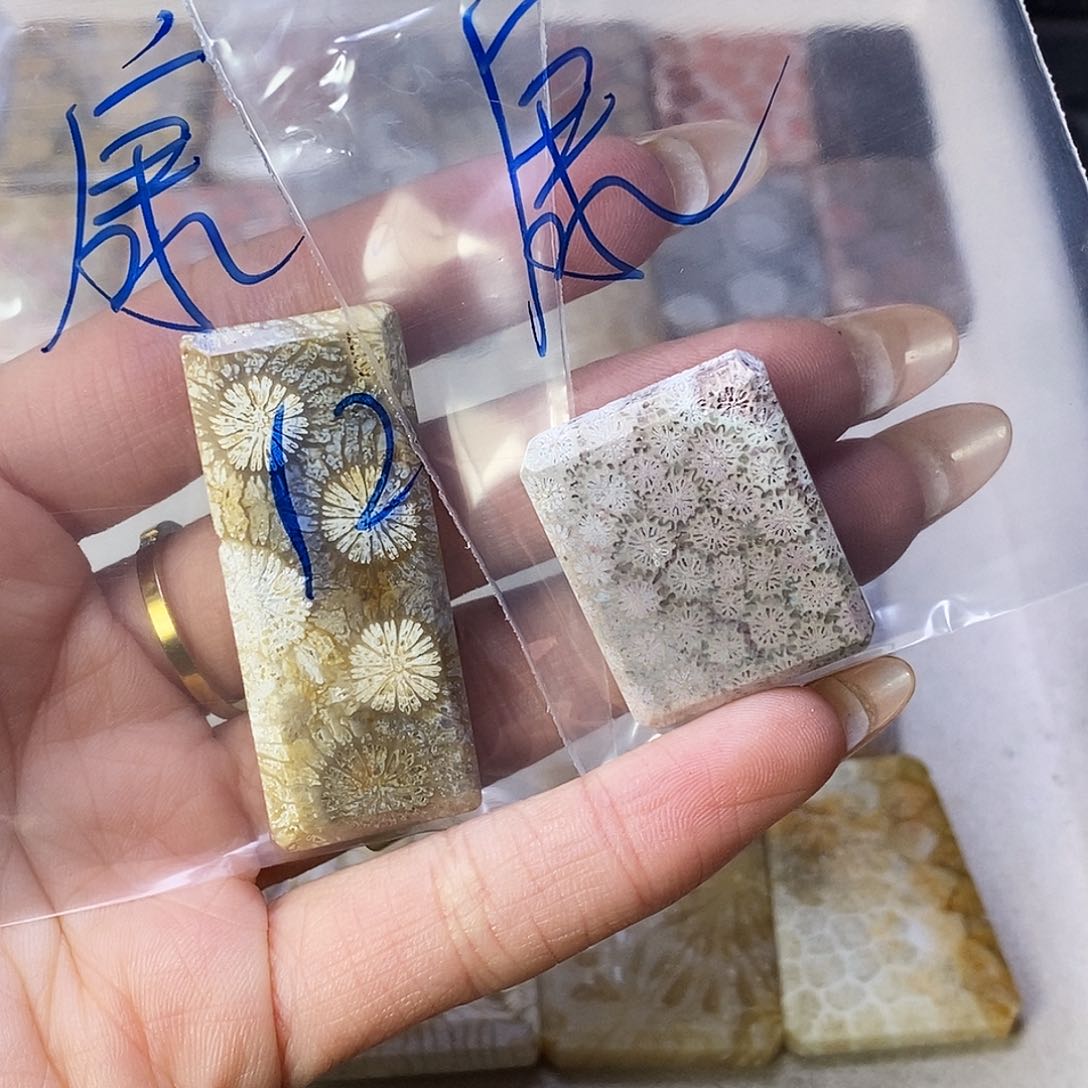 查罗石合金颈饰康**道