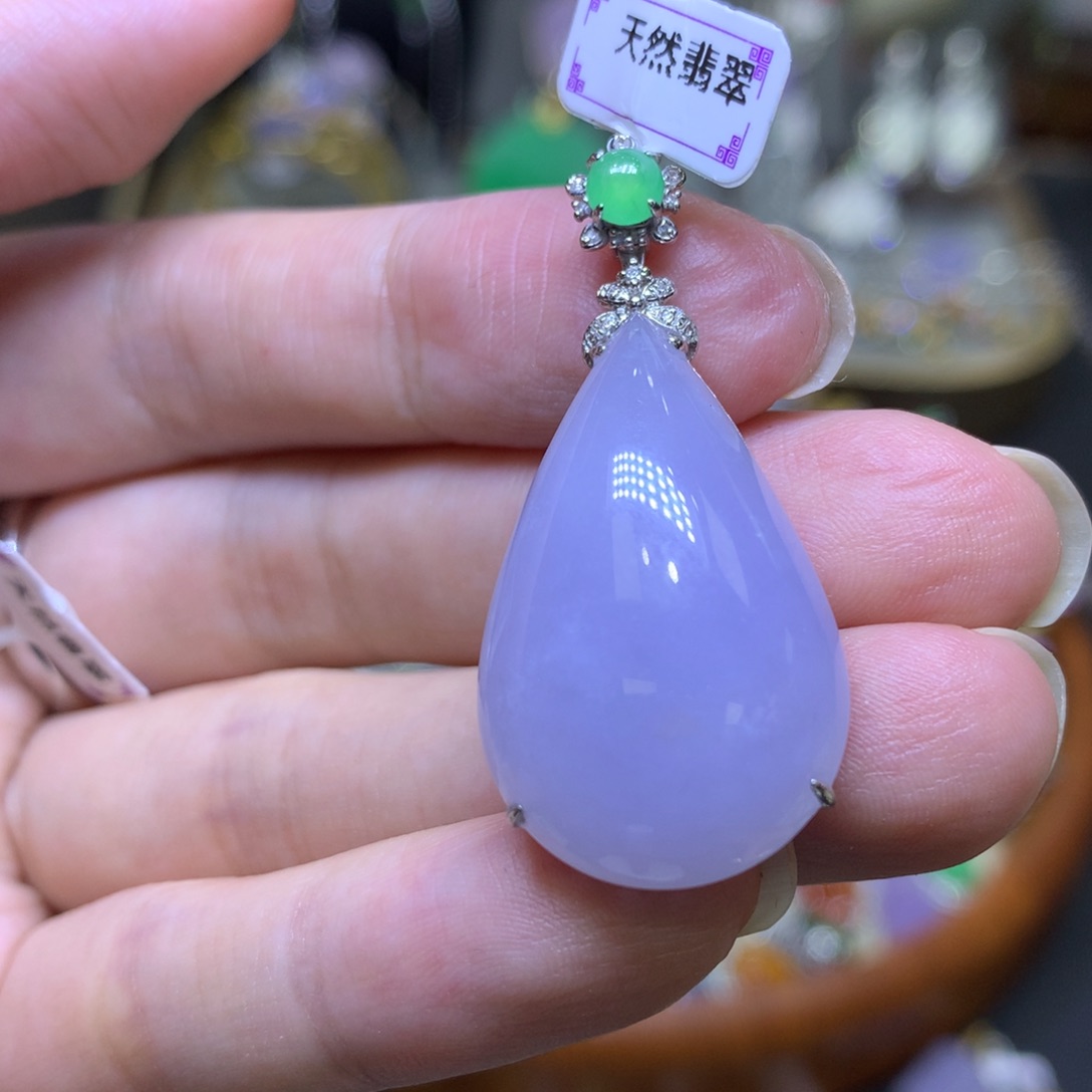 颈饰18K金镶嵌翡翠