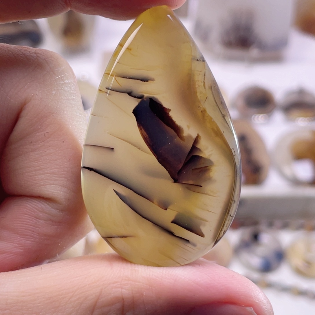 玛瑙/玉髓未镶嵌珠宝奇石