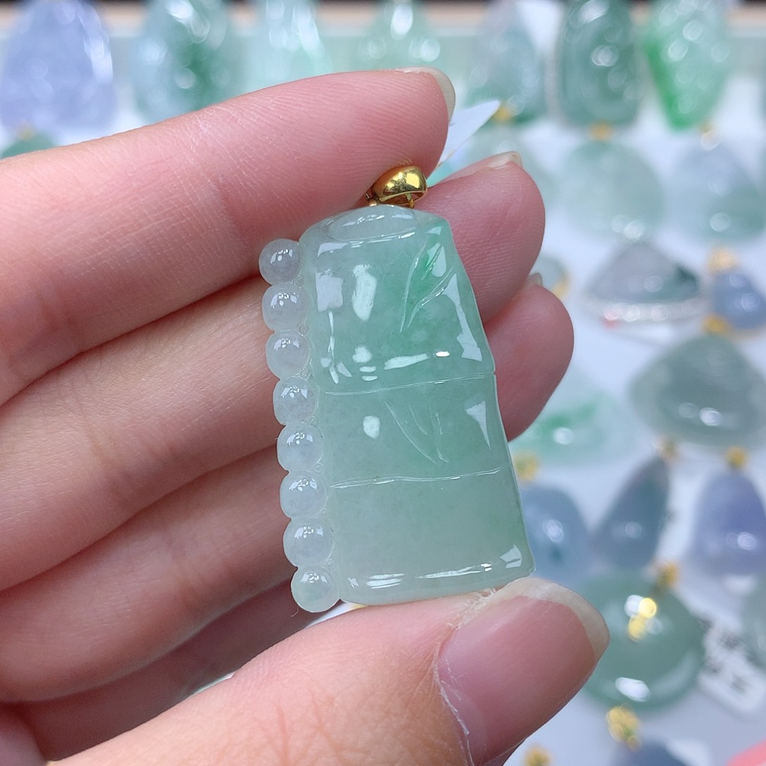 翡翠颈饰18K金镶嵌竹节