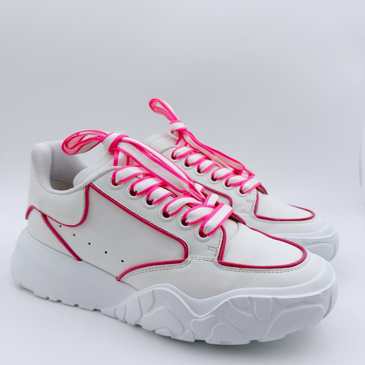 95新 Alexander McQueen/亚历山大·麦昆 37码/新款粉色线条小白鞋