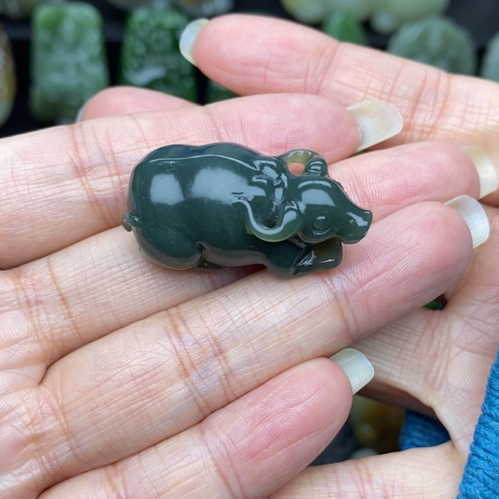 和田玉颈饰未镶嵌