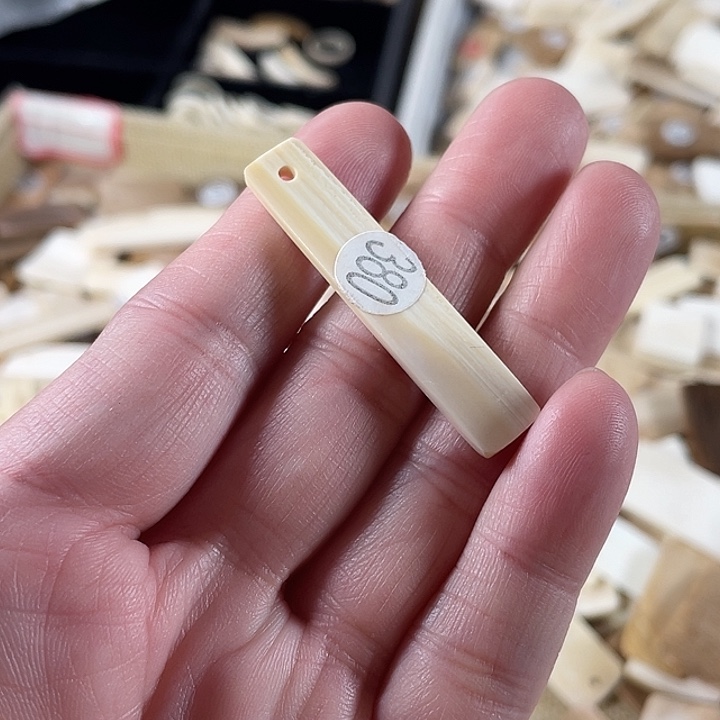 泥塑不打孔联系客服