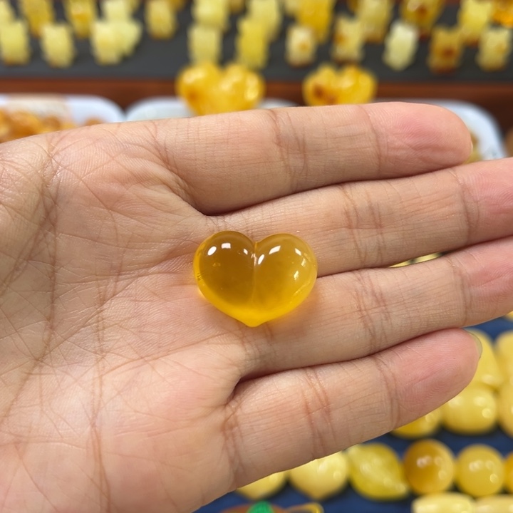 琥珀未镶嵌裸石卡22屁桃爱心