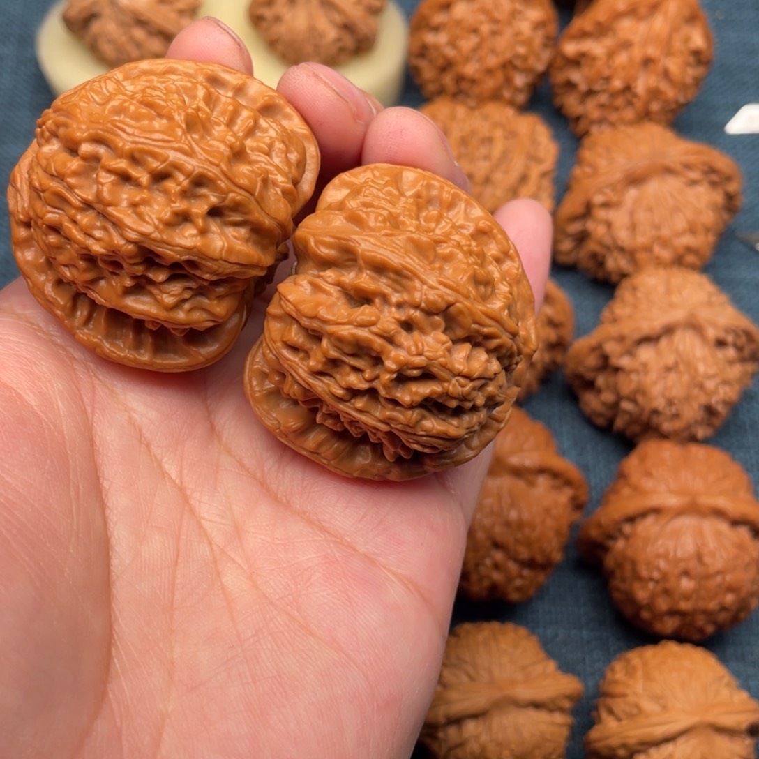 李***李文玩核桃把件43球白全品