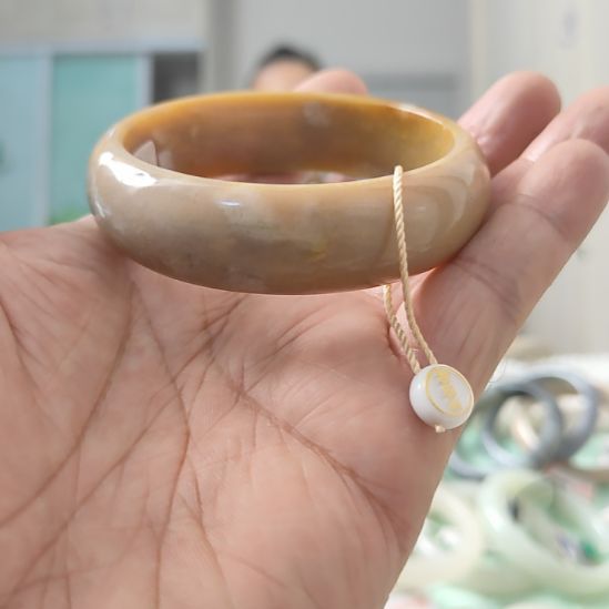 玲****长石玉合金手镯美观大方精品手镯天然玉石