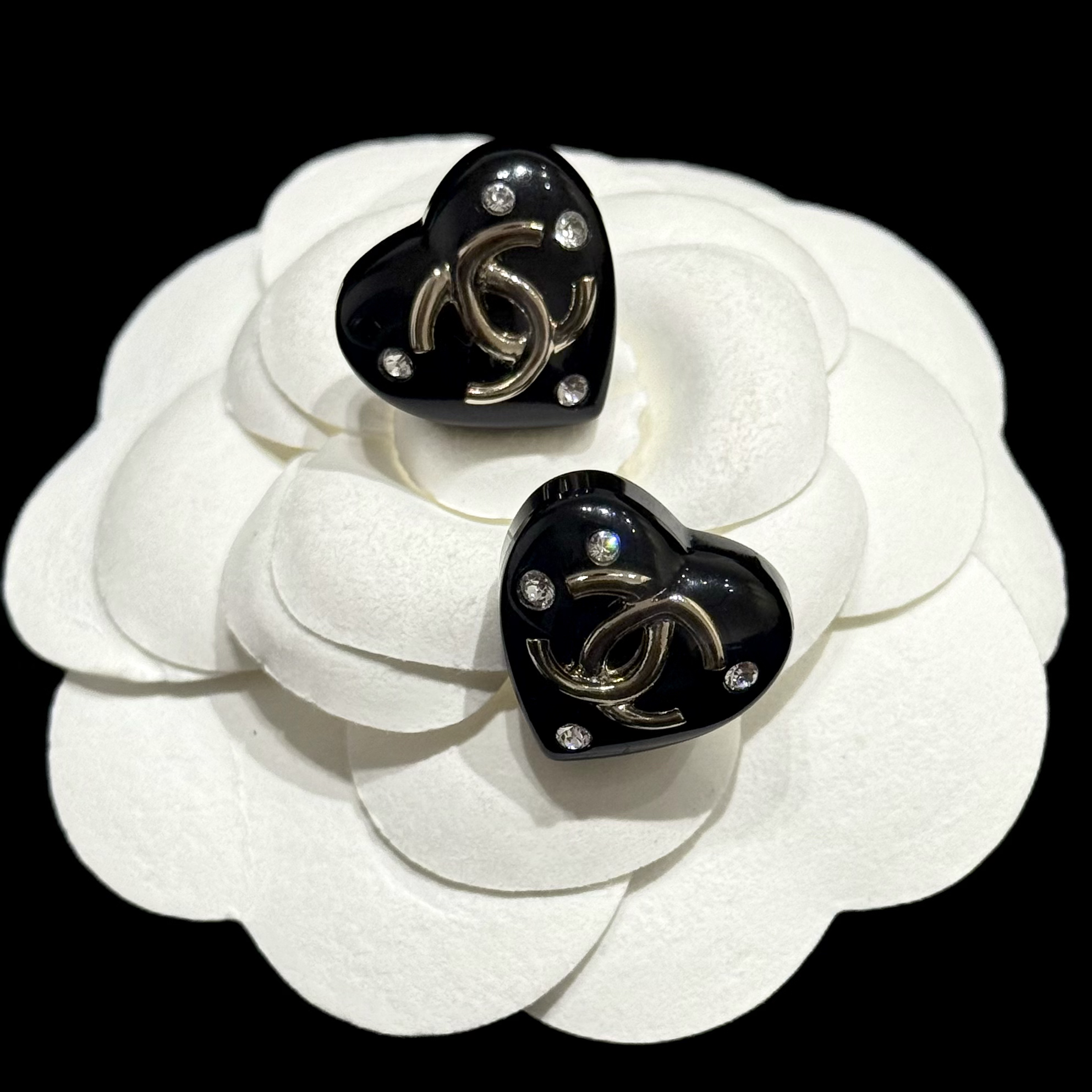 95新 Chanel/香奈儿 22B亚克力双c爱心耳钉 