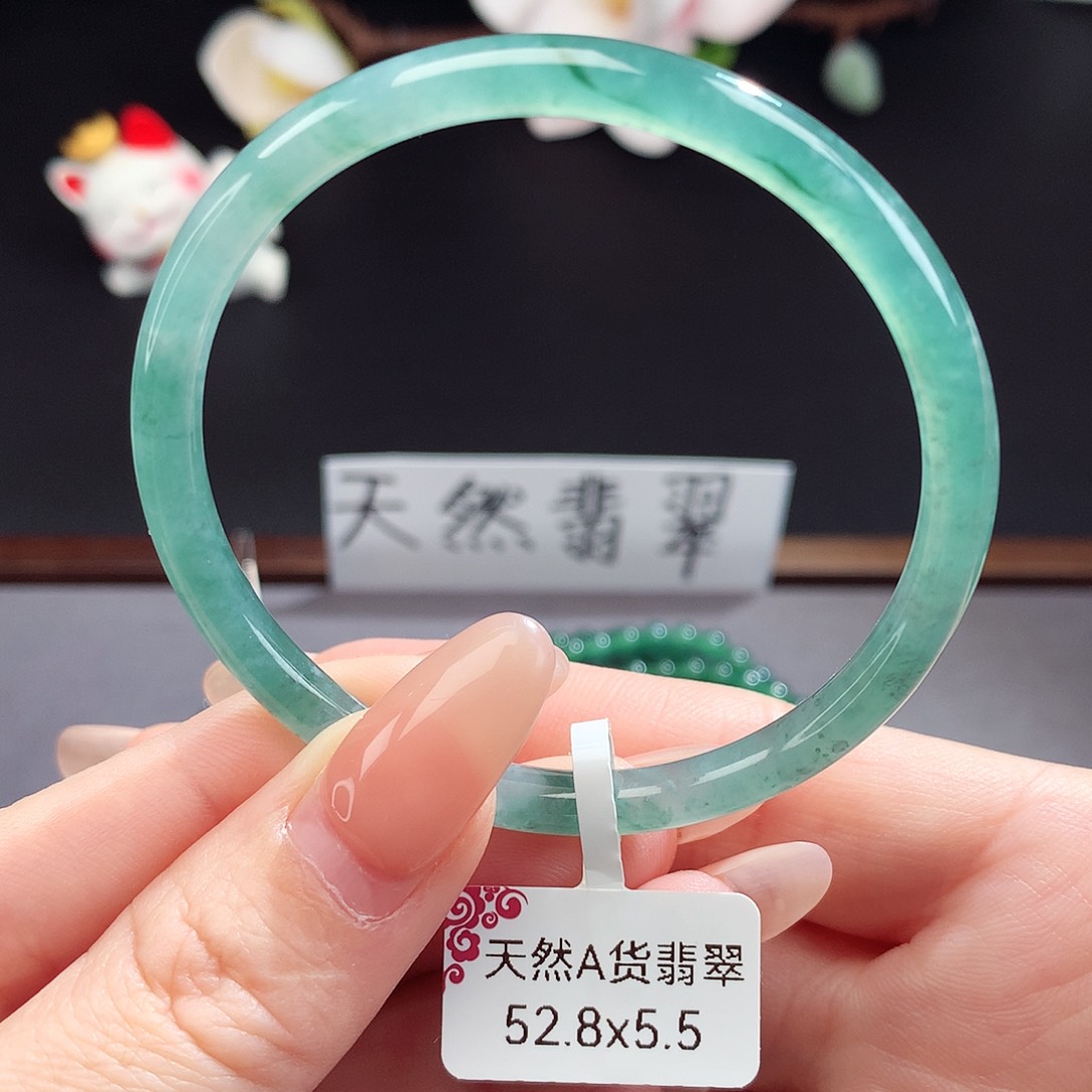 翡翠手镯（圆镯）未镶嵌