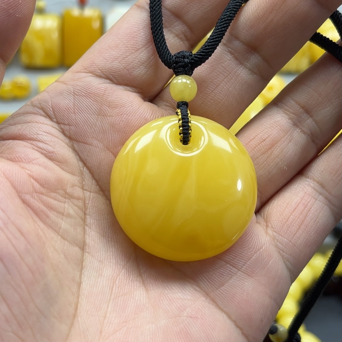 蜜蜡未镶嵌珠宝奇石