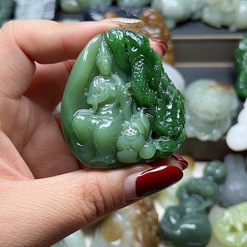 和田玉未镶嵌颈饰忍**王