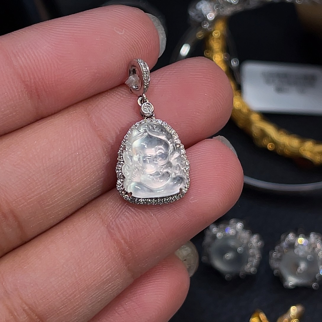 翡翠18K金镶嵌颈饰大象