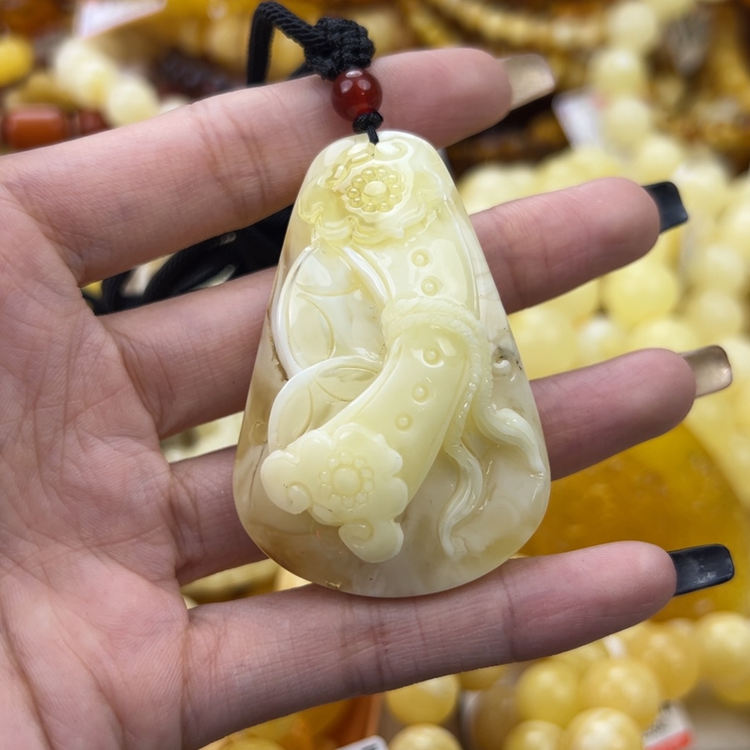 琥珀珠宝奇石未镶嵌