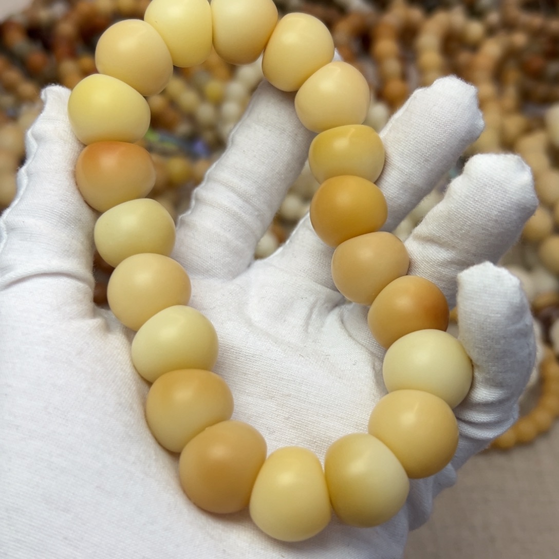 雨***步菩提根/象牙果吊坠18发磨低抛微瑕落地果193