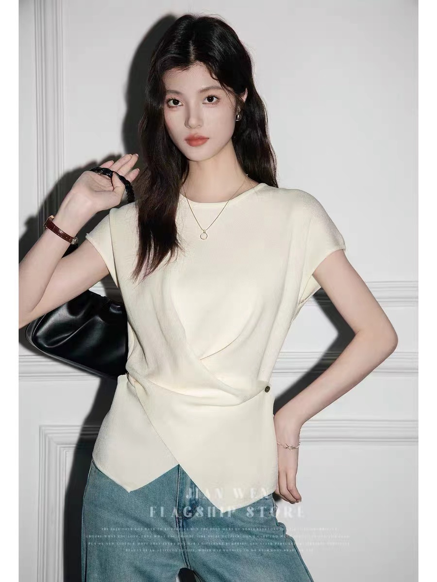 月月严选新款圆领针织收腰上衣气质显瘦