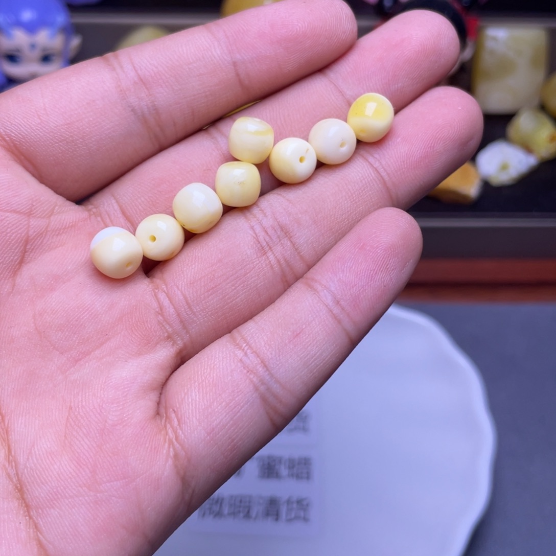 琥珀未镶嵌珠宝奇石多样性发其一