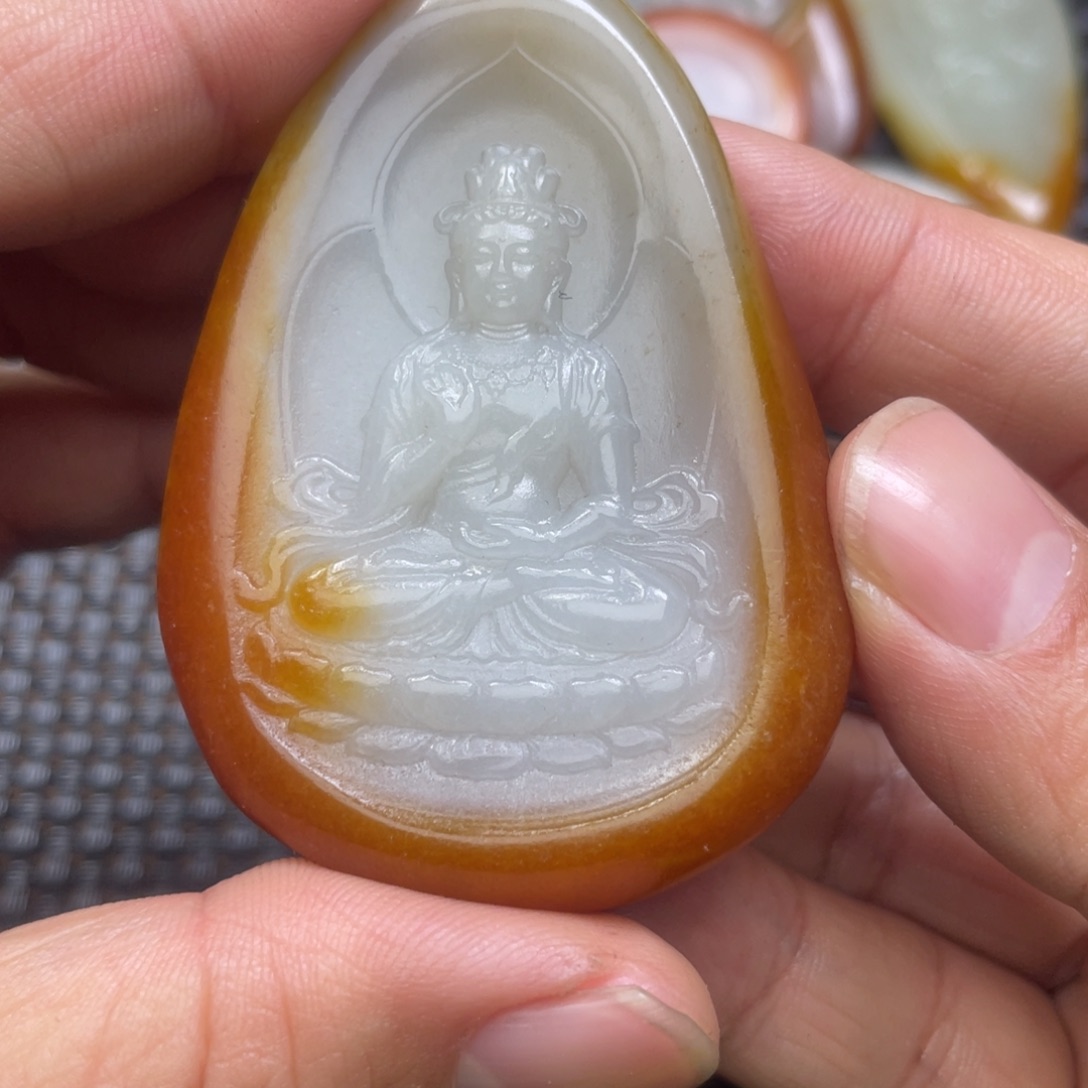 用***3和田玉未镶嵌颈饰