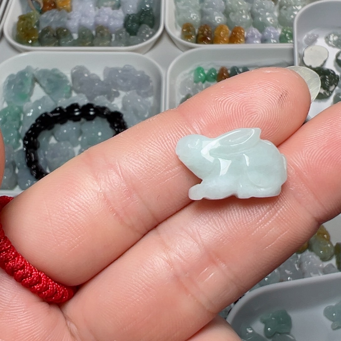 翡翠颈饰未镶嵌?**?吊坠孔兔子21*12.6*7