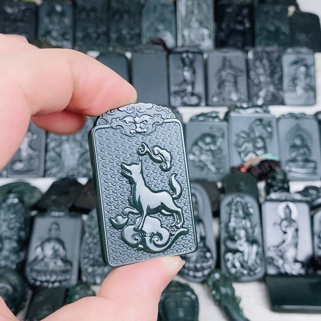 和田玉颈饰未镶嵌k****i