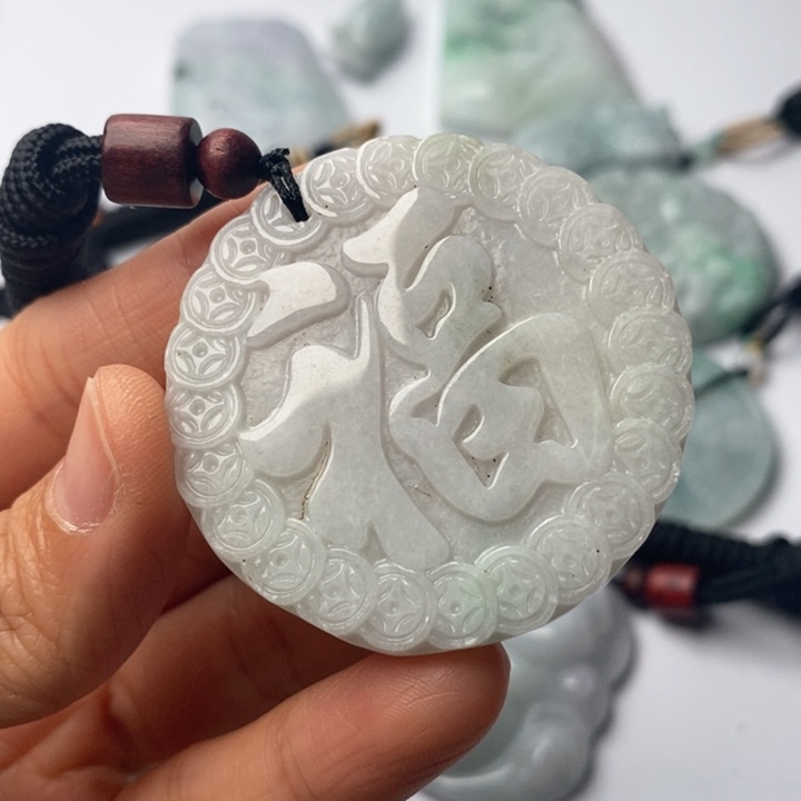 翡翠未镶嵌颈饰翡翠