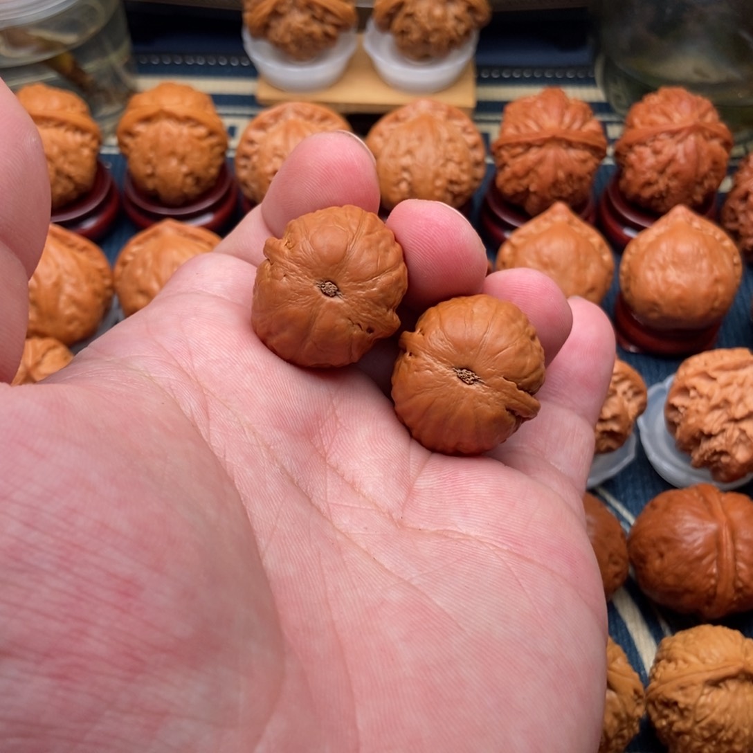 文玩核桃把件福龙珠