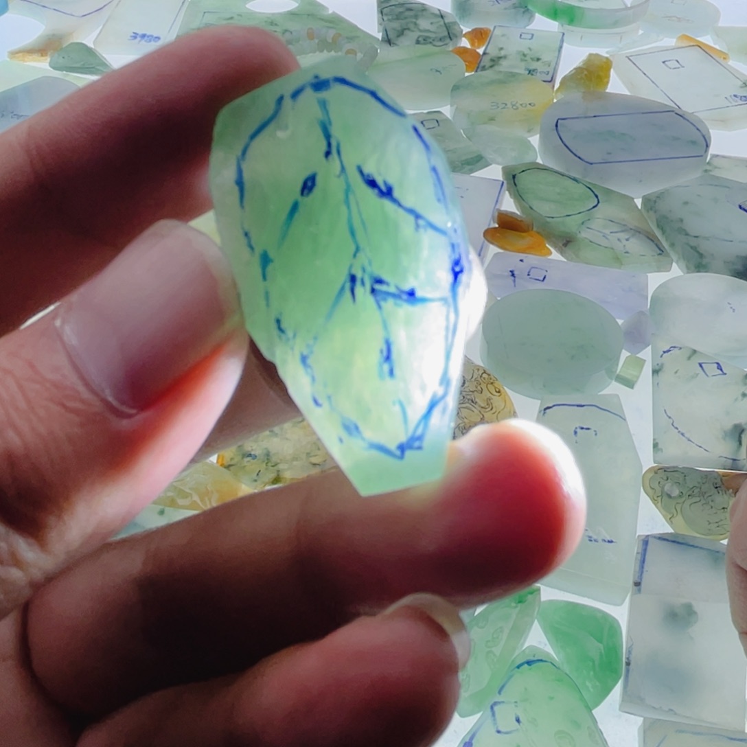 定制翡翠未镶嵌天然翡翠雕刻定制