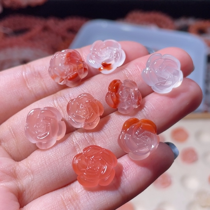 南红玛瑙未镶嵌玫瑰花151