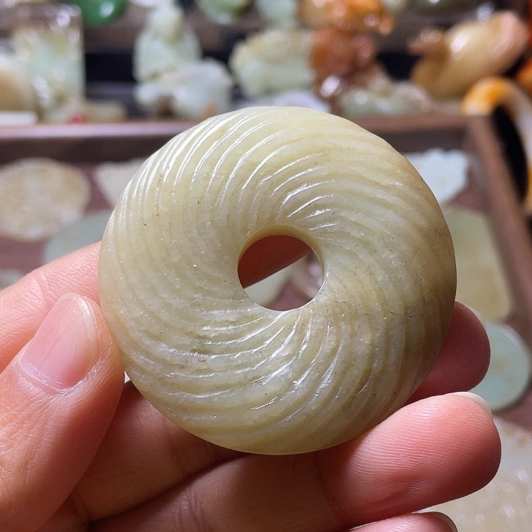 和田玉（糖玉）未镶嵌颈饰