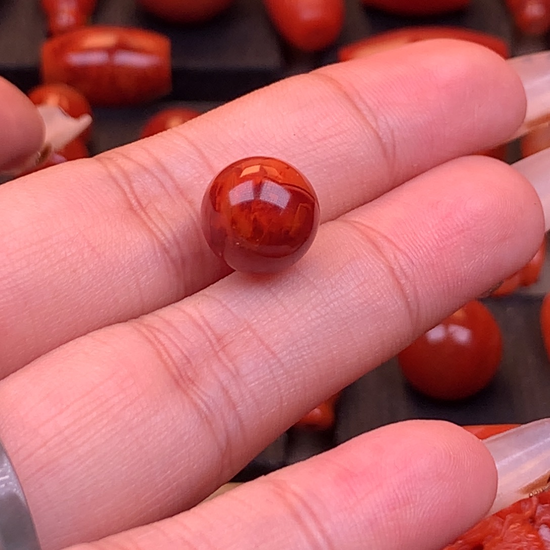 南红玛瑙未镶嵌川料原矿高品圆珠10.8mm