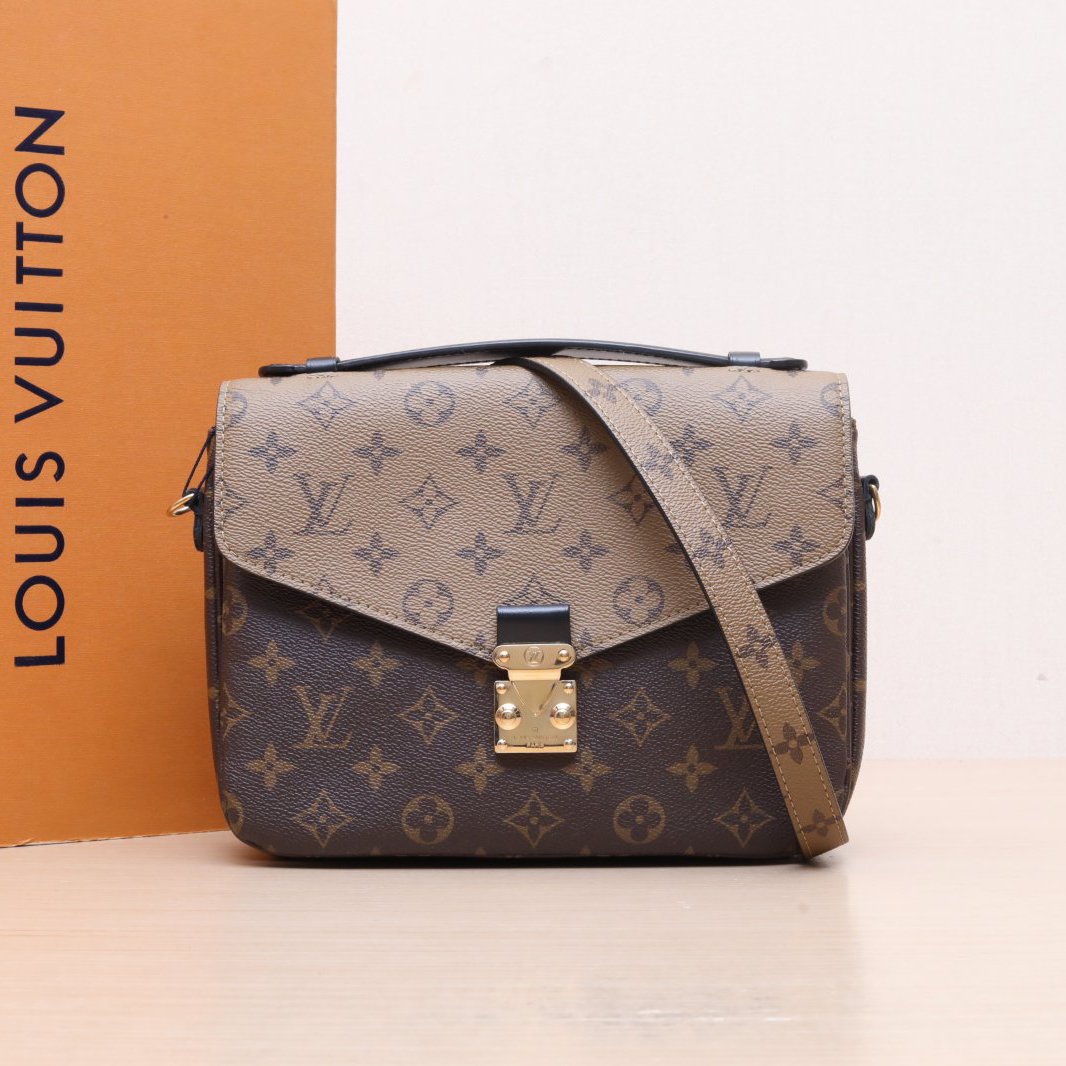 95新 LouisVuitton/路易威登 攀攀 邮差包 拼色 PVC 金扣 老花