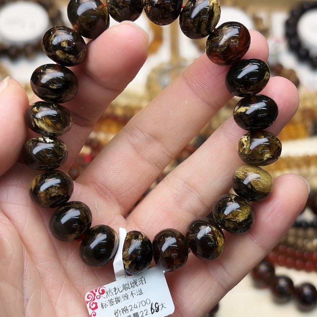 诸***亮琥珀未镶嵌裸石十三90286