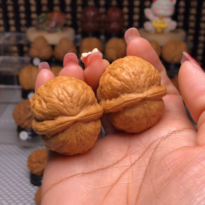 橄榄核吊坠11瓷娃娃