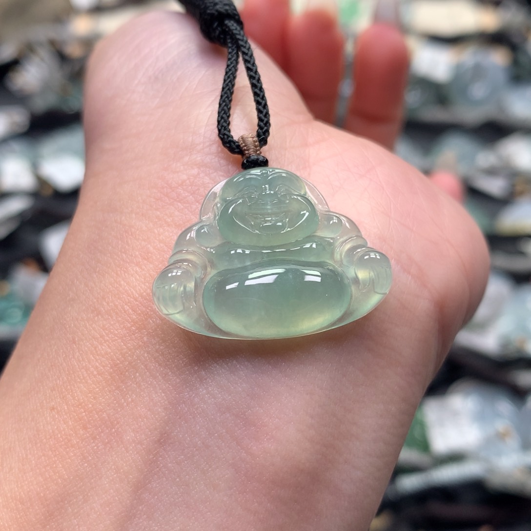 翡翠颈饰未镶嵌佛公