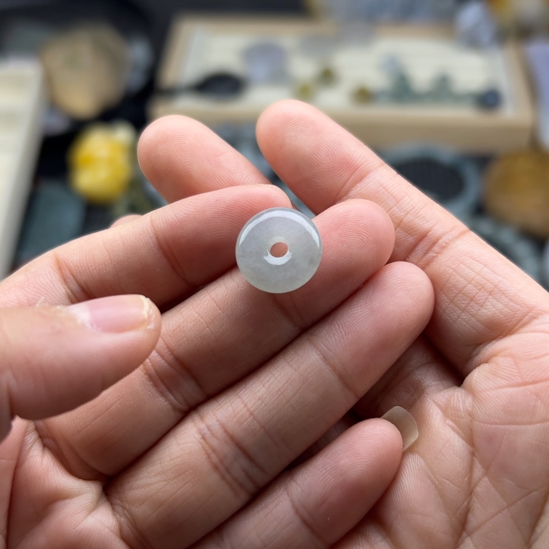 颈饰未镶嵌翡翠扣子