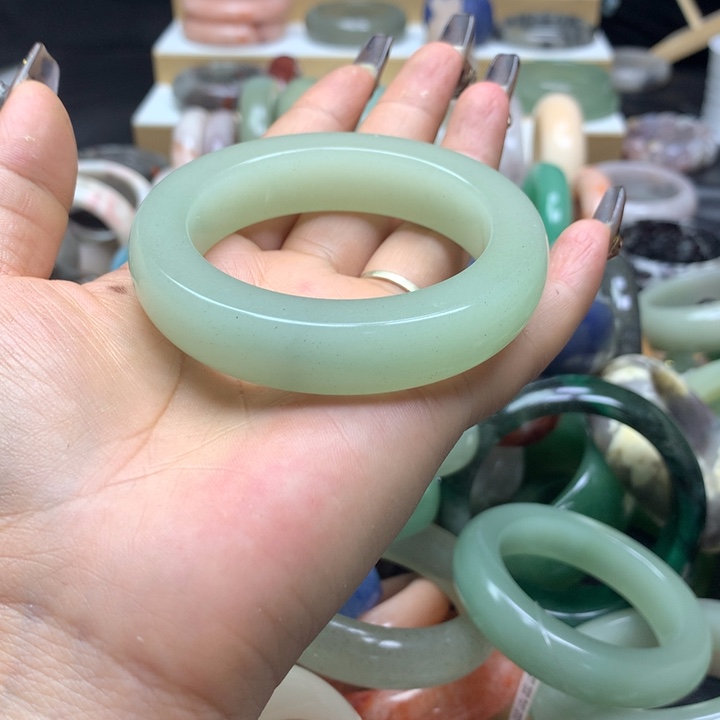 未镶嵌手镯石英质玉嘉****r