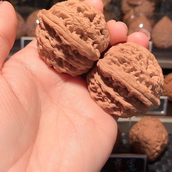 你****子文玩核桃把件虎头