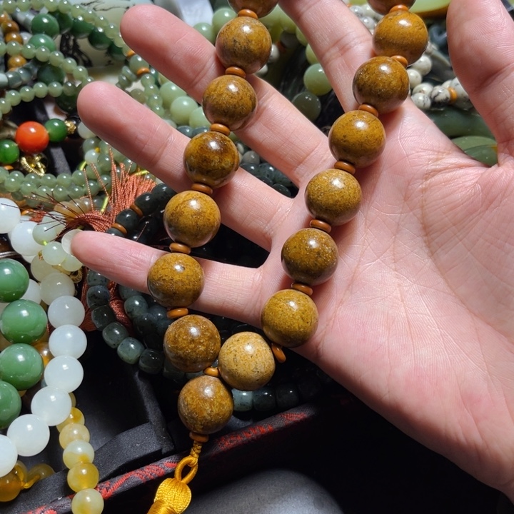 岫岩河磨玉（透闪石质玉）未镶嵌手链