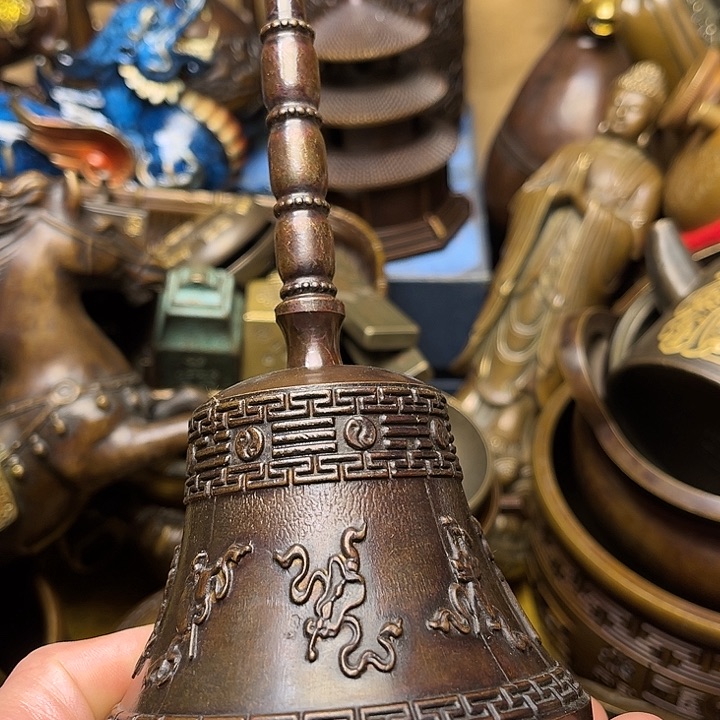 精美铜器批发档口