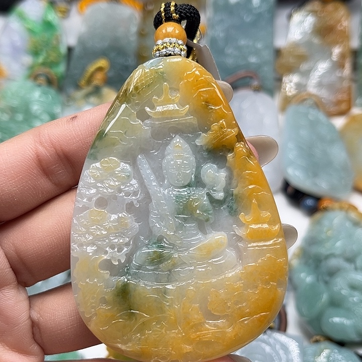 翡翠未镶嵌颈饰虚空藏